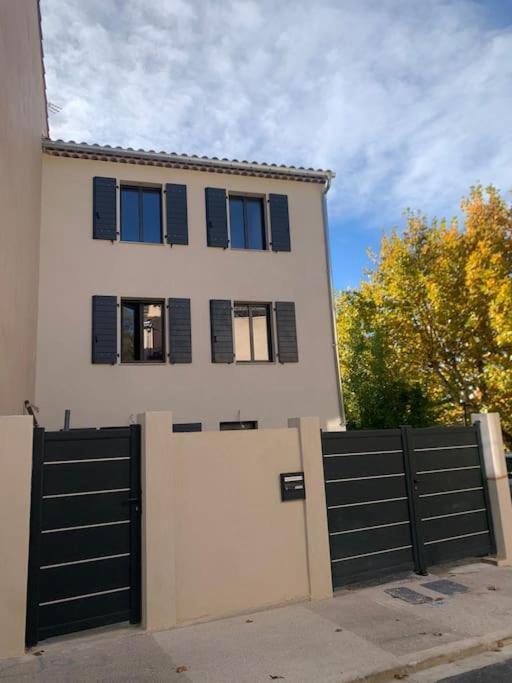 Le 2 Ter Appartement Puyloubier Buitenkant foto
